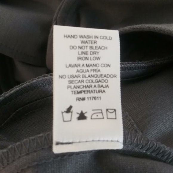 Have women's size M gray blazer - Picture 14 of 14